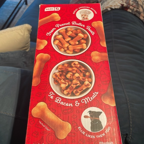 Dash dog biscuit baker - Picture 4 of 4